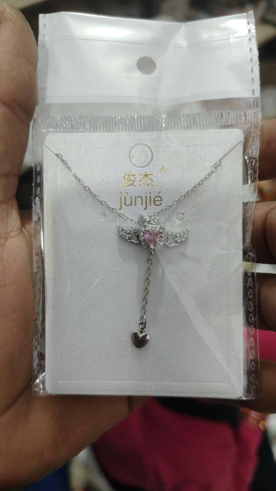 ✨ Silver Angel Wings Heart Pendant Chain for Women – Elegant Premium Necklace